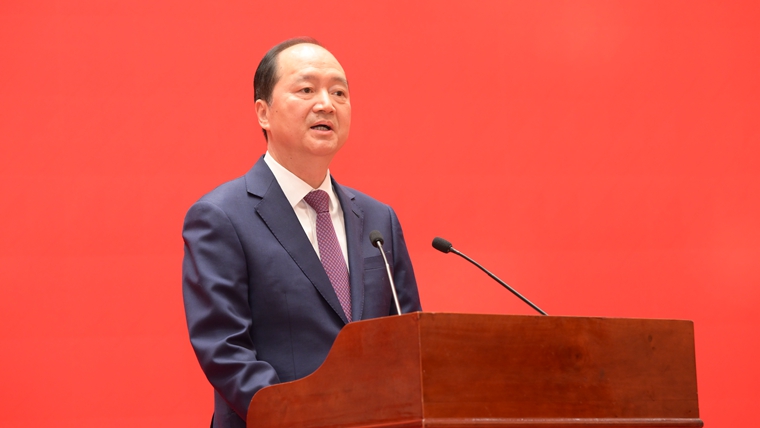 鄭新聰出席中央人民政府駐澳門(mén)特別行政區(qū)聯(lián)絡(luò)辦公室2025年新春酒會(huì)并致辭